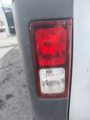 Foto de PILOTO TRASERO IZQUIERDO INTERIOR FIAT TALENTO FURGÓN (296) 2.0 Turbodiesel Ecojet (119 CV / 88 KW)