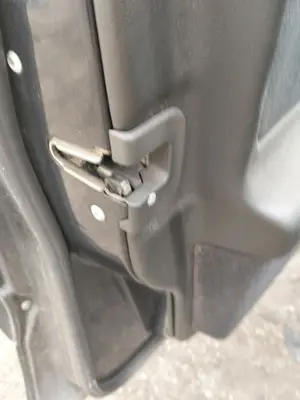 Foto de CERRADURA PUERTA DELANTERA IZQUIERDA MERCEDES-BENZ CLASE E (BM 210) BERLINA 3.0 Diesel CAT (136 CV / 100 KW) referencia A2027204135