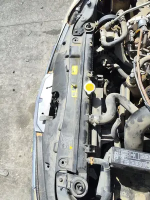 Foto de PANEL FRONTAL NISSAN PRIMERA BERLINA (P12) 1.9 16V Turbodiesel CAT (120 CV / 88 KW)