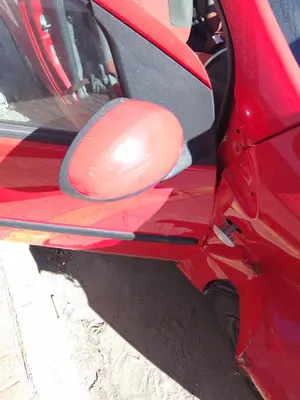 Foto de RETROVISOR DERECHO PEUGEOT 107 1.0 CAT (384F) (68 CV / 50 KW)