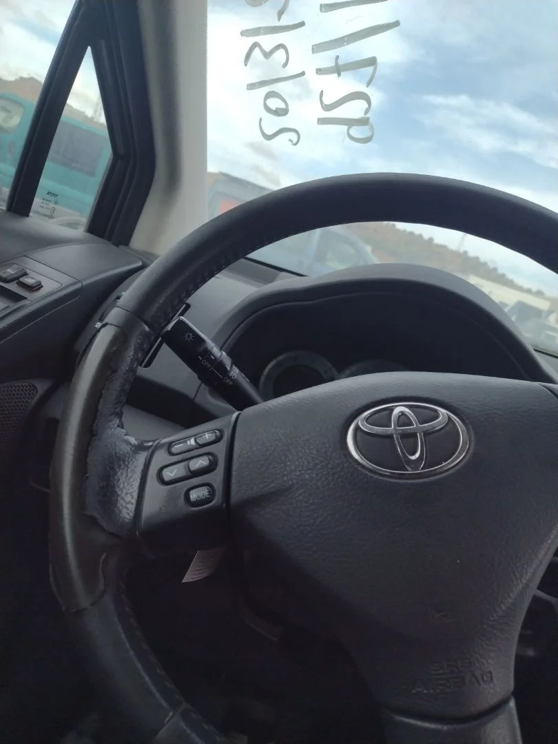 Foto de VOLANTE TOYOTA COROLLA VERSO (R1) 2.2 Turbodiesel CAT (136 CV / 100 KW)