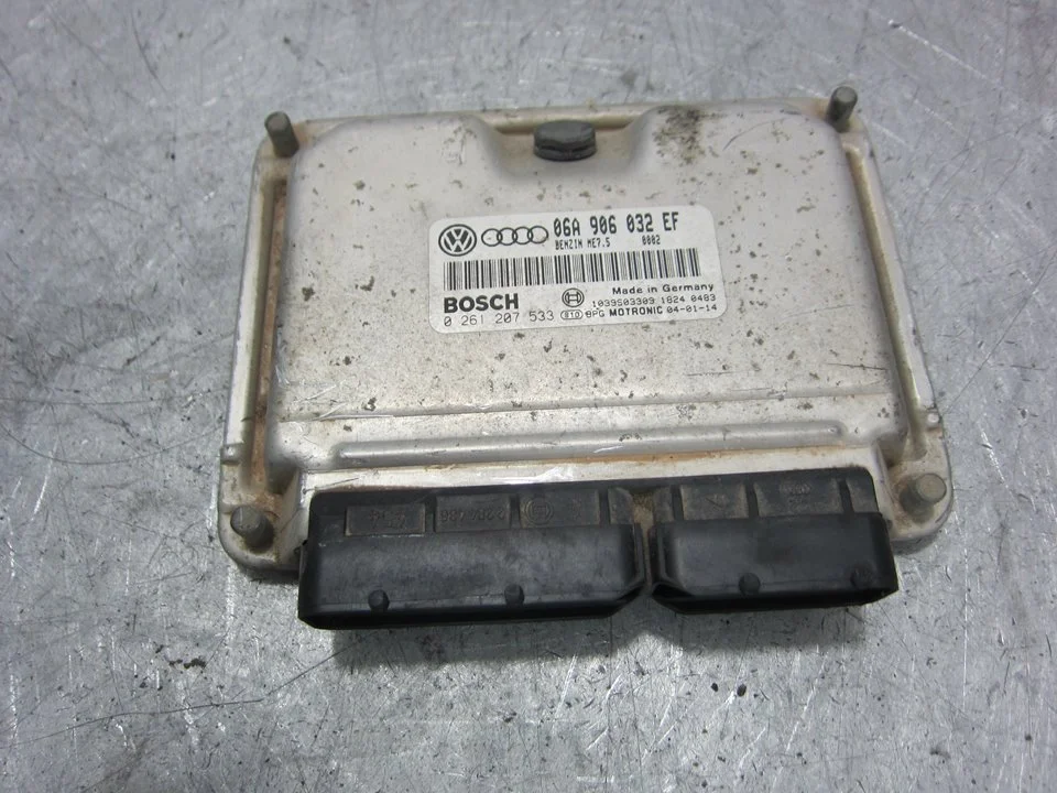 Foto de CENTRALITA MOTOR UCE SEAT LEON (1M1) 1.8 20V (125 CV / 92 KW) referencia 06A906032EF