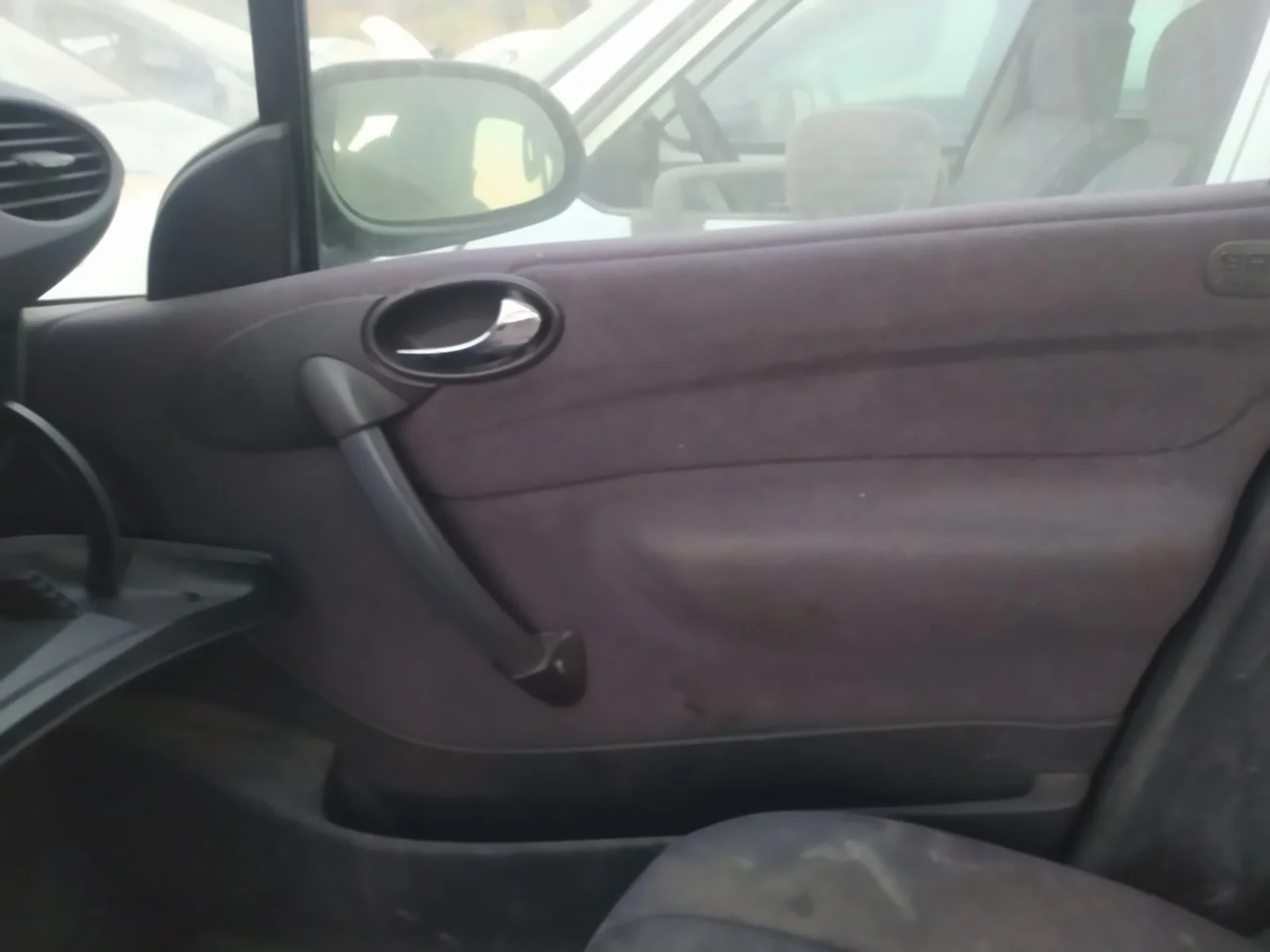 Foto de CERRADURA PUERTA DELANTERA DERECHA MERCEDES-BENZ CLASE A (BM 168) 1.4 CAT (82 CV / 60 KW) referencia A1687202235