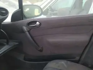 Foto de CERRADURA PUERTA DELANTERA DERECHA MERCEDES-BENZ CLASE A (BM 168) 1.4 CAT (82 CV / 60 KW) referencia A1687202235