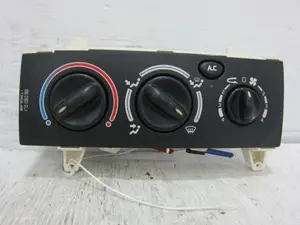 Foto de MANDO CALEFACCION / AIRE ACONDICIONADO RENAULT MEGANE I FASE 2 BERLINA (BA0) 1.9 dTi Diesel (80 CV / 59 KW) referencia 663391J foto 1