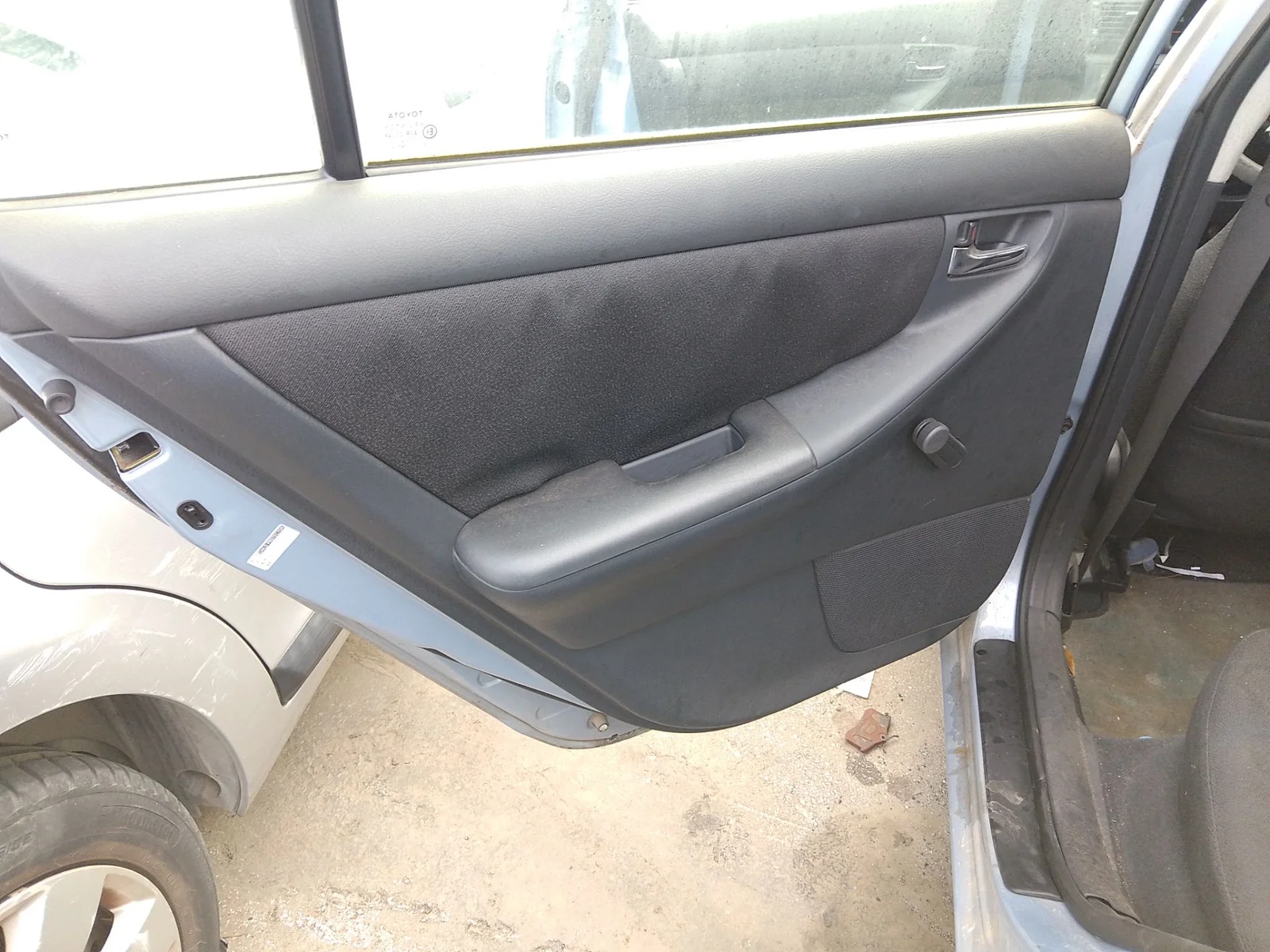 Foto de ELEVALUNAS TRASERO IZQUIERDO TOYOTA COROLLA (E12) 1.4 16V CAT (97 CV / 71 KW)