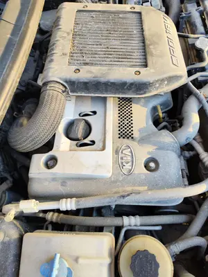 Foto de TAPA MOTOR KIA CARENS (RS) 2.0 Turbodiesel CAT (113 CV / 83 KW) referencia 2924027350