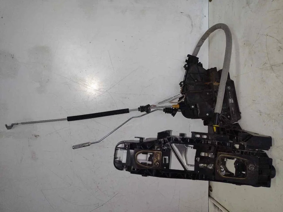 Foto de CERRADURA PUERTA DELANTERA DERECHA MERCEDES-BENZ CLASE GLE (BM 292) COUPE 3.0 CDI CAT (258 CV / 190 KW) referencia A2220063999