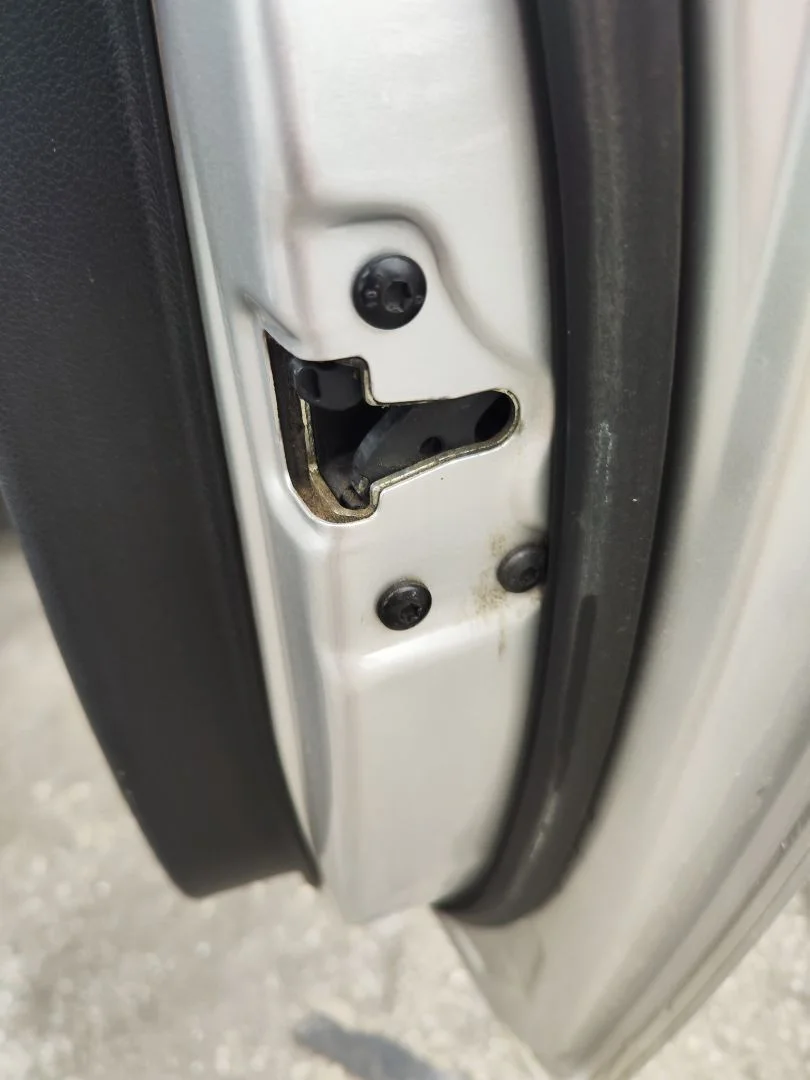Foto de CERRADURA PUERTA DELANTERA DERECHA FORD FIESTA (CBK) 1.4 TDCi CAT (68 CV / 50 KW) referencia 1372462