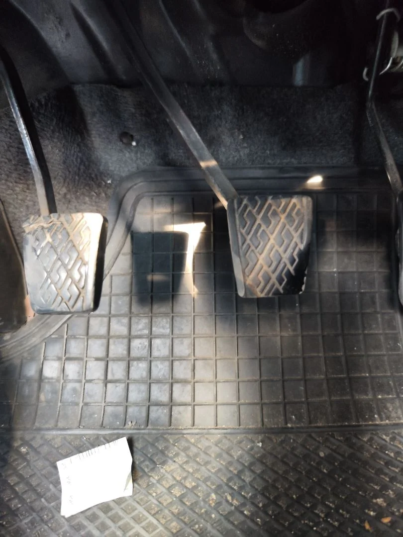 Foto de PEDAL FRENO TOYOTA COROLLA (E11) 2.0 Turbodiesel CAT (90 CV / 66 KW)