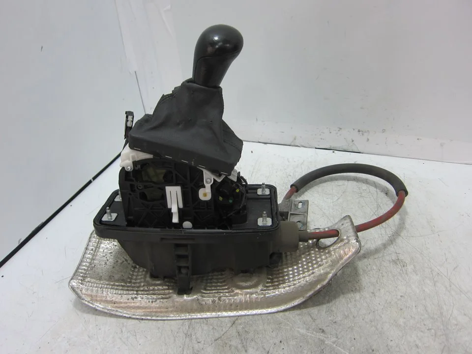 Foto de PALANCA CAMBIO AUDI A6 BERLINA (4F2) 4.2 V8 40V (335 CV / 246 KW) referencia 4F1713041P