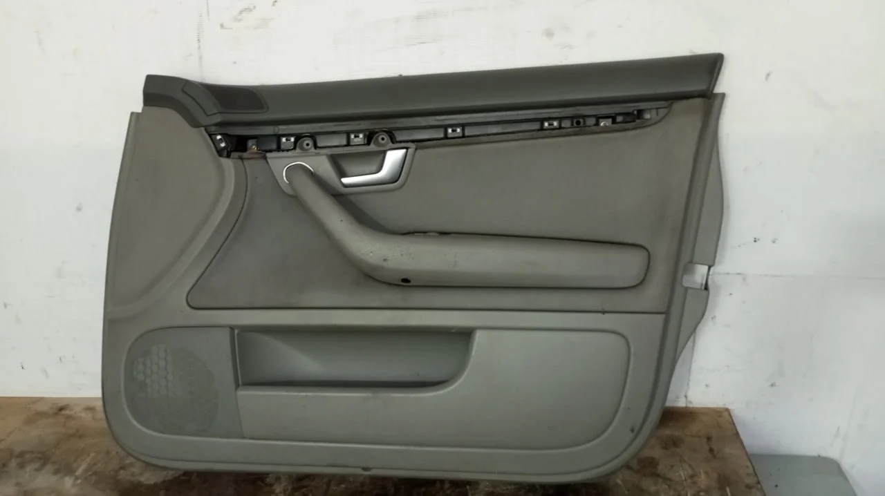 Foto de GUARNECIDO PUERTA DELANTERA DERECHA AUDI A4 AVANT (8E) 1.9 TDI (116 CV / 85 KW) referencia 8E1867106