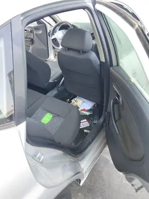 Foto de GOMAS CONTORNO PUERTA SEAT CORDOBA BERLINA (6L2) 1.9 SDI (64 CV / 47 KW)