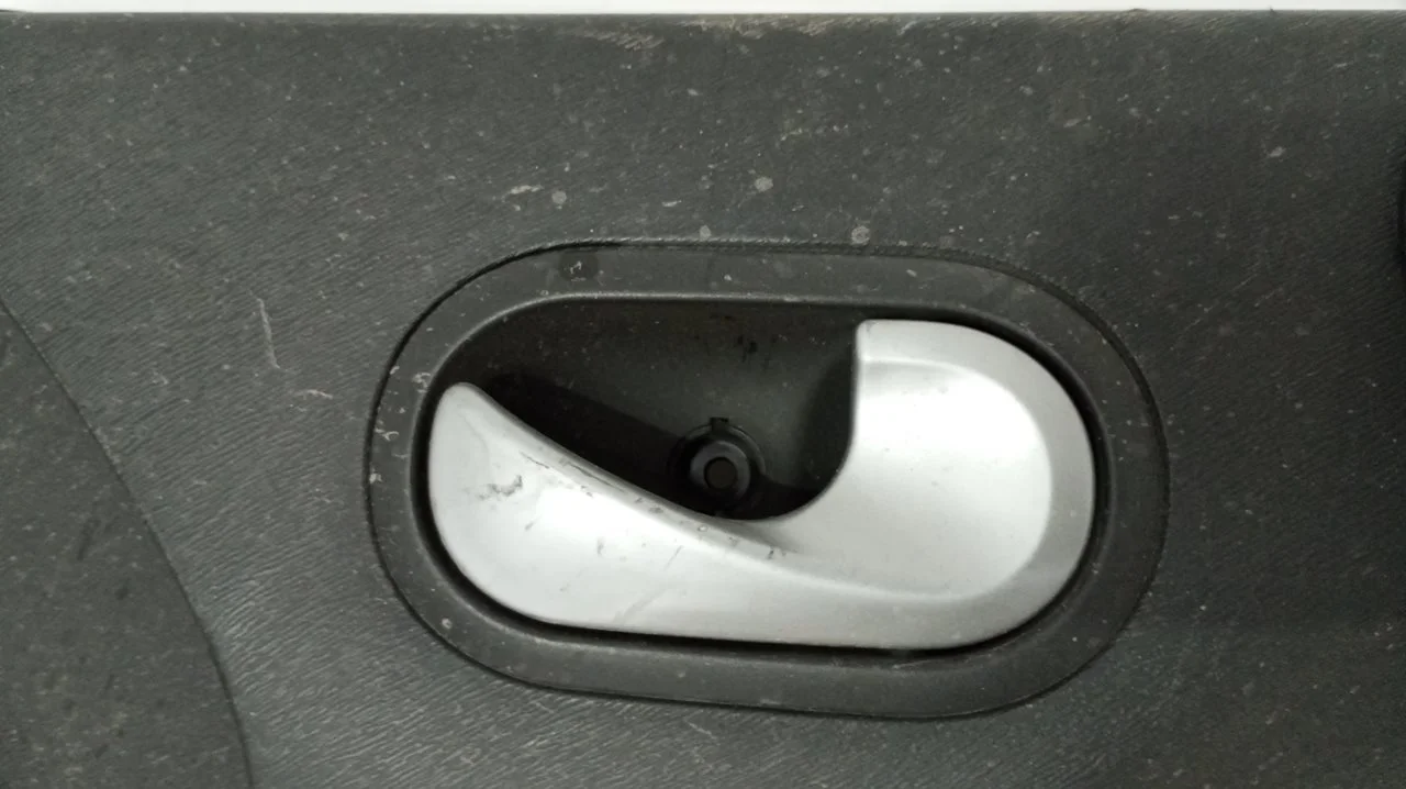 Foto de MANETA INTERIOR DELANTERA DERECHA RENAULT KANGOO II (F/KW0) 1.5 dCi Diesel FAP (90 CV / 66 KW) referencia 310580