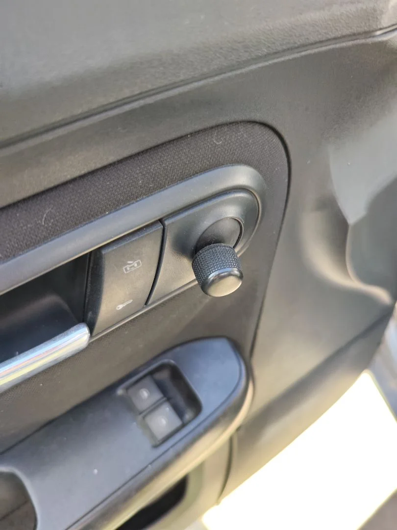 Foto de RETROVISOR IZQUIERDO SEAT IBIZA (6L1) 1.9 TDI (101 CV / 74 KW)