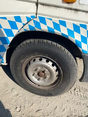 Foto de JUEGO LLANTAS VOLKSWAGEN LT FURGÓN/COMBI 2.5 TDI (109 CV / 80 KW) foto 2