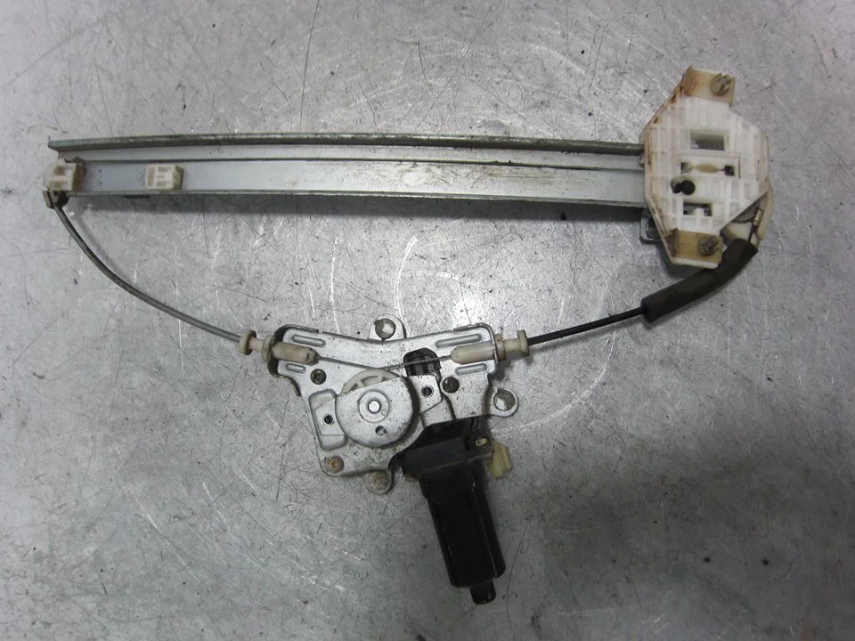 Foto de ELEVALUNAS DELANTERO DERECHO HYUNDAI ACCENT (LC) 1.5 12V CAT (90 CV / 66 KW) referencia 9882025100
