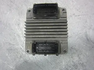 Foto de CENTRALITA MOTOR UCE OPEL CORSA C 1.7 16V DI CAT (Y 17 DTL / LK8) (65 CV / 48 KW) referencia 8972333707