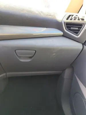Foto de GUANTERA FORD C-MAX (CB7) 1.6 TDCi CAT (116 CV / 85 KW)