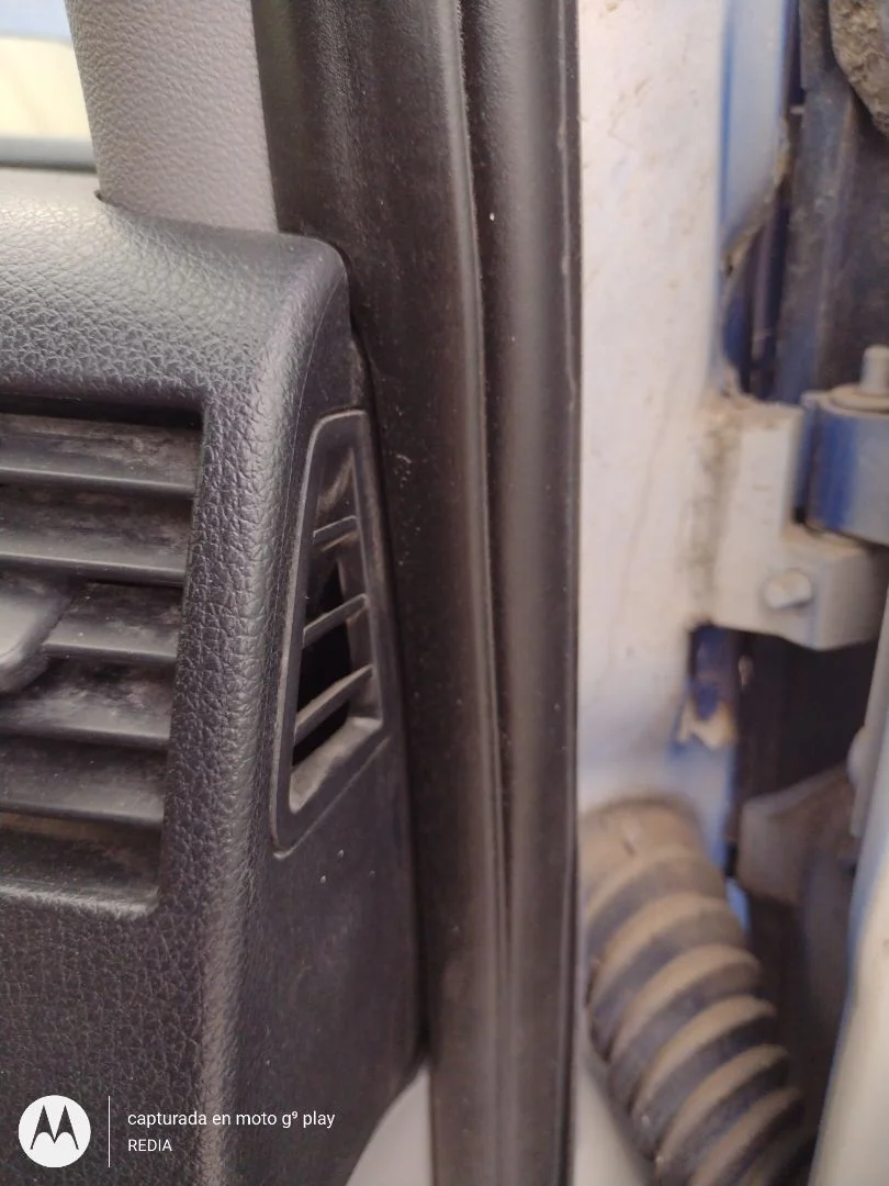 Foto de GOMAS CONTORNO PUERTA VOLKSWAGEN CRAFTER FURGÓN (2E) 2.5 TDI DPF (109 CV / 80 KW)