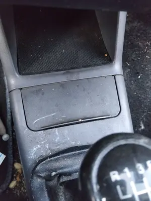 Foto de CENICERO SEAT IBIZA (6K1) 1.9 TDI (90 CV / 66 KW)