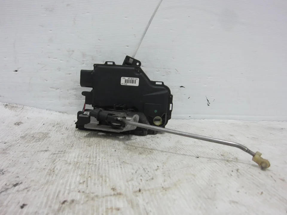Foto de CERRADURA PUERTA DELANTERA IZQUIERDA AUDI A4 BERLINA (8E) 2.0 16V FSI (150 CV / 110 KW) referencia 4B1837015G