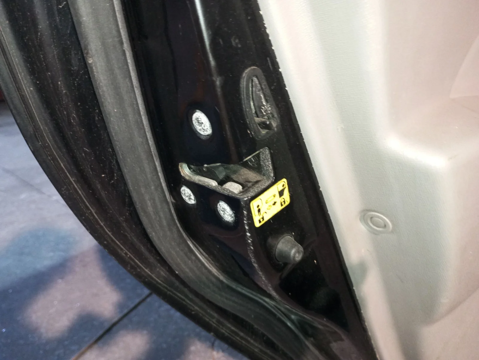 Foto de CERRADURA PUERTA TRASERA IZQUIERDA KIA PICANTO (SA) 1.1 CAT (65 CV / 48 KW) referencia 8142007010EQ