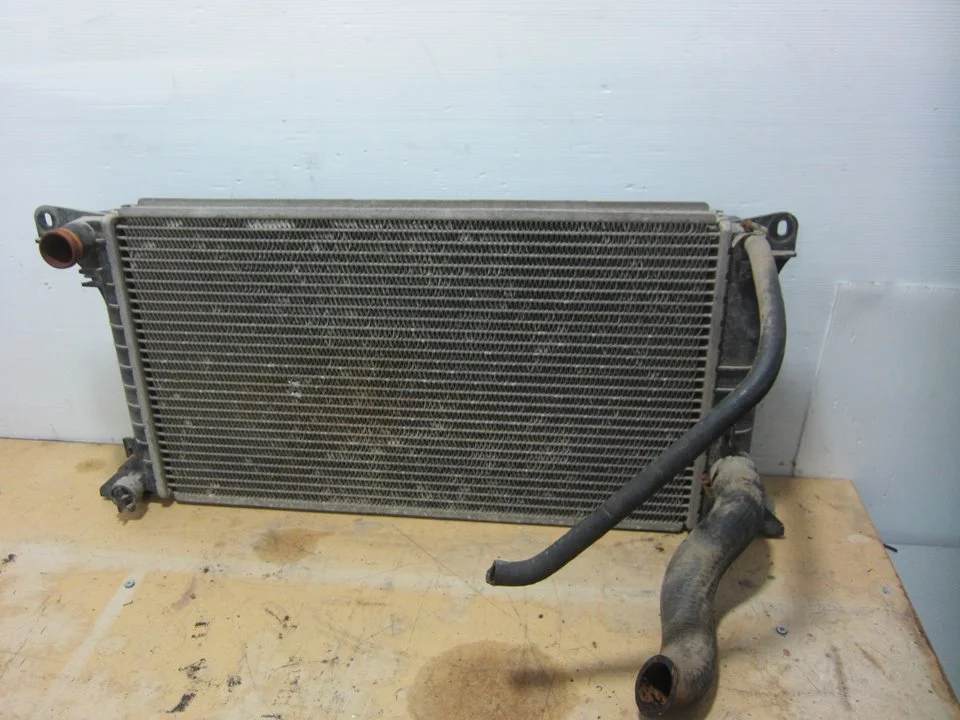 Foto de RADIADOR AGUA FORD TRANSIT COMBI/BUS (CY/DY)(1986) 2.5 Diesel (80 CV / 59 KW) referencia 1383315