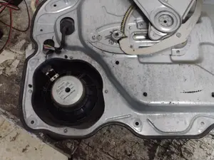 Foto de ELEVALUNAS TRASERO IZQUIERDO FORD FOCUS BERLINA (CAP) referencia E521KEOL1 foto 5