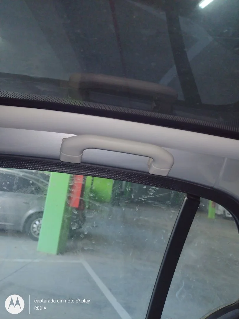 Foto de ASIDERO TECHO DELANTERO DERECHO SMART FORTWO COUPE 0.7 Turbo CAT (61 CV / 45 KW)