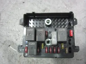 Foto de CAJA RELES / FUSIBLES CHEVROLET ALERO 2.4 CAT (141 CV / 104 KW) referencia 15374566