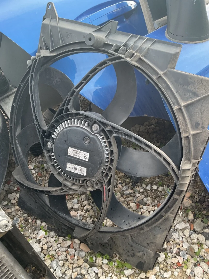 Foto de ELECTROVENTILADOR BMW SERIE 1 BERLINA (E81/E87) 2.0 Turbodiesel CAT (143 CV / 105 KW)