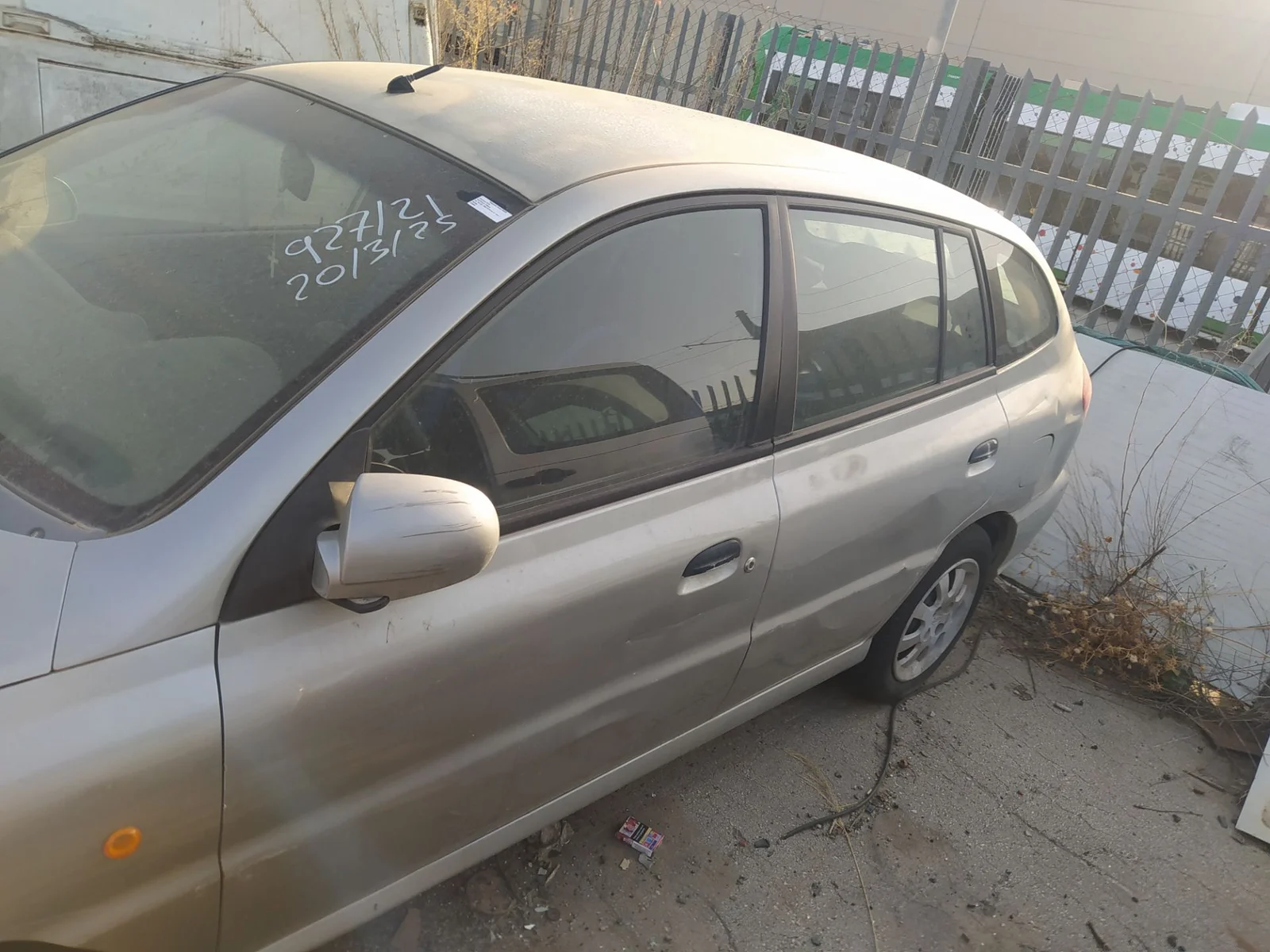 Foto de MANETA EXTERIOR DELANTERA IZQUIERDA KIA RIO (BC) 1.3 CAT (75 CV / 55 KW) referencia 82650FD020