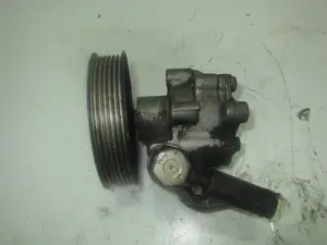 Foto de BOMBA DIRECCION SKODA OCTAVIA BERLINA (1Z3) referencia 038145255B foto 6