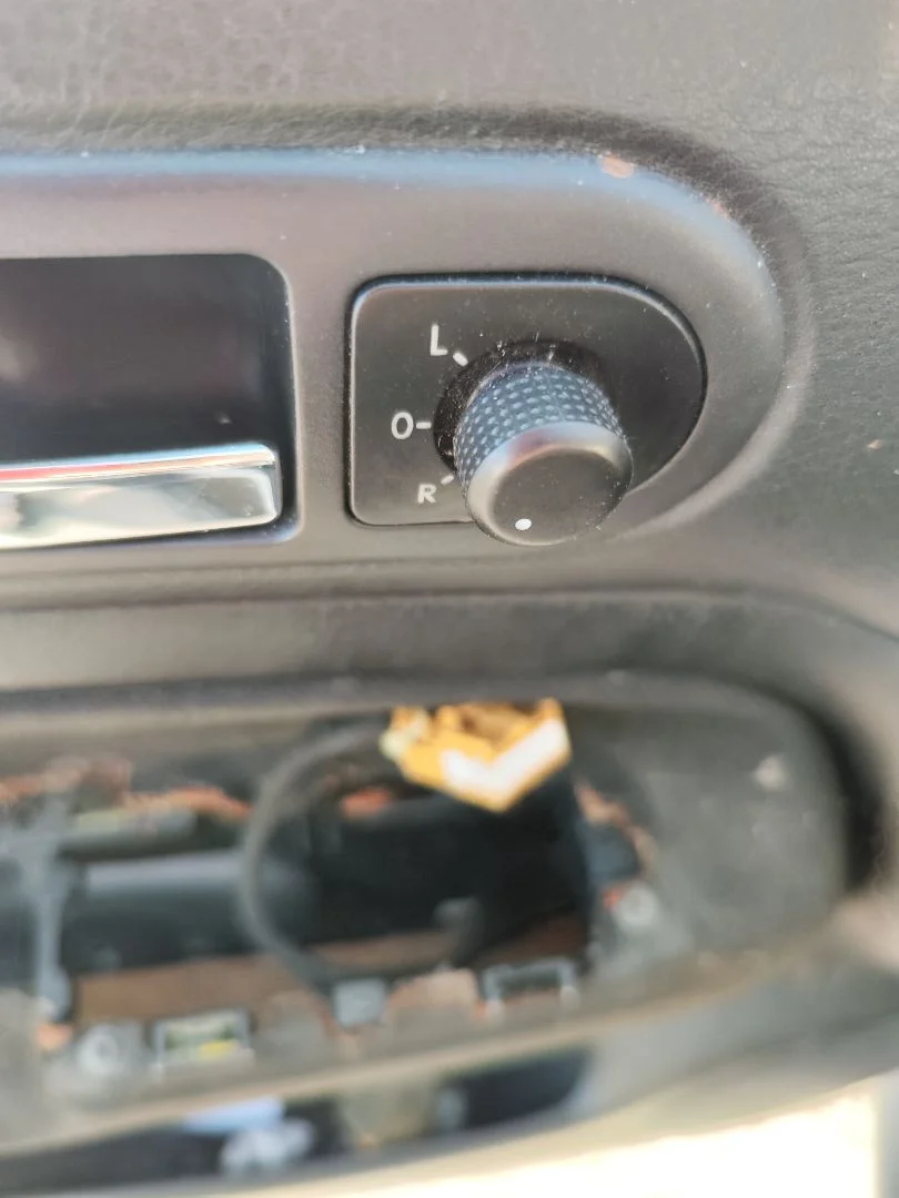 Foto de MANDO RETROVISOR VOLKSWAGEN GOLF IV BERLINA (1J1)(10.1997) 2.0 (116 CV / 85 KW)