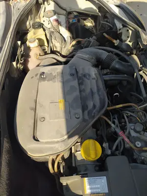 Foto de DEPOSITO LIMPIA RENAULT KANGOO I (F/KC0) 1.5 dCi Diesel (82 CV / 60 KW)