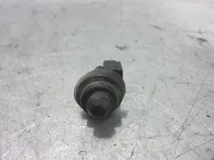 Foto de INTERRUPTOR RENAULT CLIO II FASE II (B/CB0) 1.5 dCi Diesel (82 CV / 60 KW) referencia 7700427640