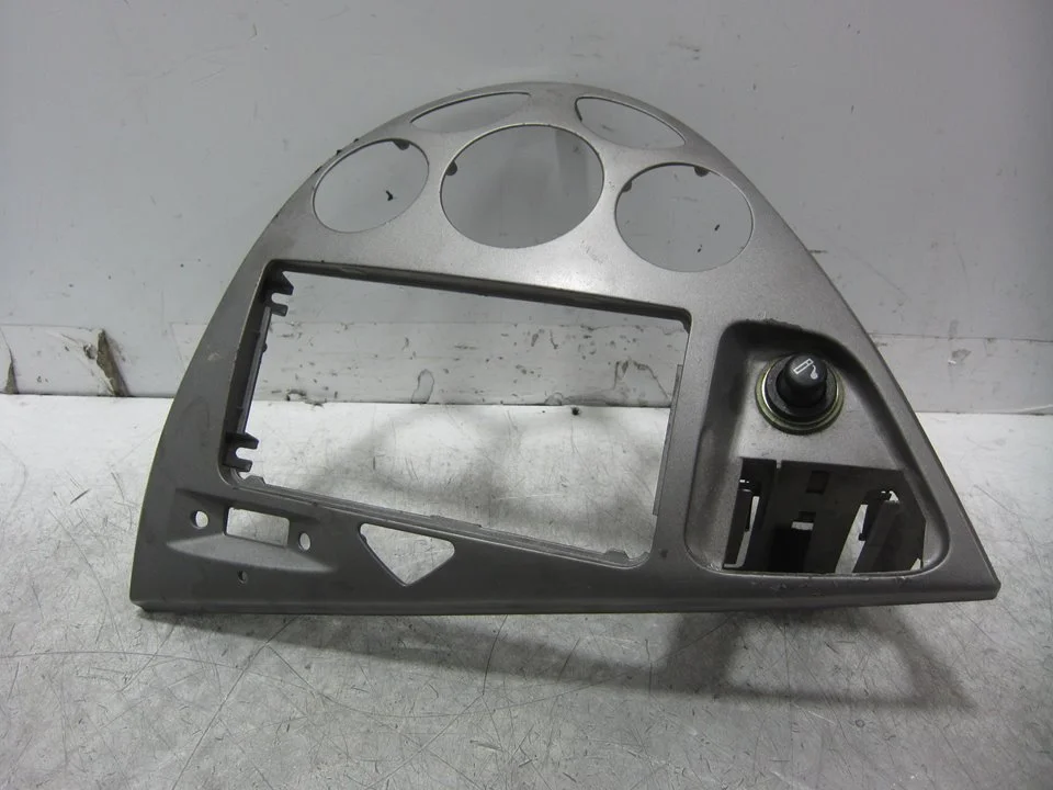 Foto de NO IDENTIFICADO FORD FOCUS BERLINA (CAK) 1.6 16V CAT (101 CV / 74 KW) referencia 98ABA046A04AE