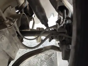 Foto de BRAZO SUSPENSION DELANTERO DERECHO VOLKSWAGEN PASSAT BERLINA (3B3) 1.9 TDI (131 CV / 96 KW)
