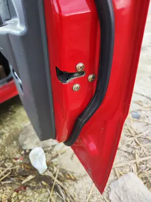 Foto de CERRADURA PUERTA DELANTERA DERECHA CHEVROLET LACETTI 1.4 CAT (95 CV / 70 KW) referencia 42373394