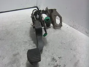 Foto de PEDAL EMBRAGUE CITROEN C4 CACTUS 1.2 12V VTi (82 CV / 60 KW) referencia 9653940880