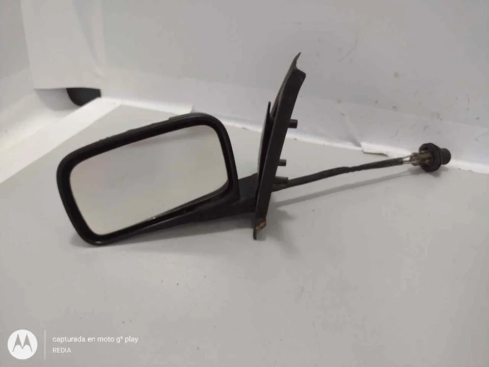 Foto de RETROVISOR IZQUIERDO VOLKSWAGEN JETTA II (165/167) 1.6 (75 CV / 55 KW) referencia 0117328