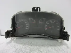 Foto de CUADRO INSTRUMENTOS FIAT II PUNTO (188) BERLINA 1.4  (95 CV / 70 KW) referencia 51703280