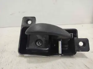 Foto de MANETA INTERIOR DELANTERA IZQUIERDA FORD ESCORT BERL./TURNIER referencia 95AGA22601
