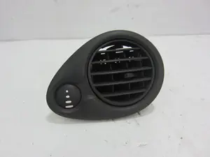 Foto de REJILLA AIREADORA RENAULT CLIO III 1.5 dCi Diesel (106 CV / 78 KW) referencia 220410