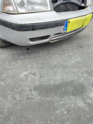 Foto de PARAGOLPES DELANTERO SKODA OCTAVIA BERLINA (1U2) 1.9 TDI (90 CV / 66 KW) referencia 1U0807221K foto 2