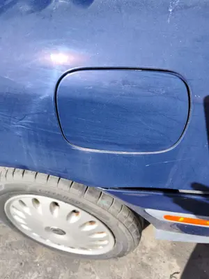 Foto de TAPA EXTERIOR COMBUSTIBLE VOLVO S40 BERLINA 1.6 CAT (109 CV / 80 KW) referencia 30863578
