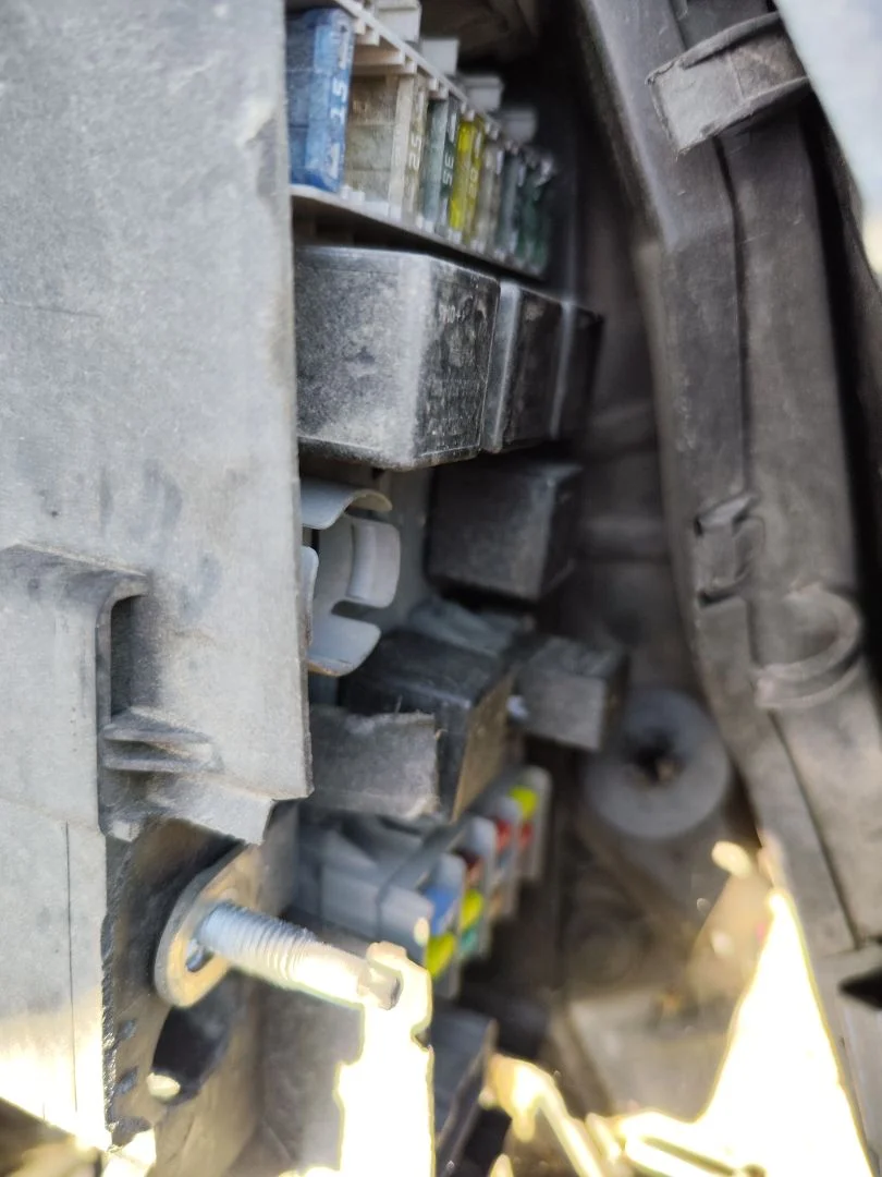 Foto de CAJA RELES / FUSIBLES VOLVO S60 BERLINA 2.4 Diesel (126 CV / 93 KW) referencia 9162439