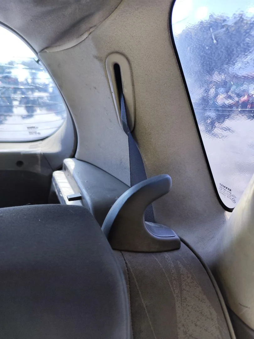 Foto de CINTURON SEGURIDAD TRASERO IZQUIERDO RENAULT SCENIC II (JM) 1.9 dCi Diesel (120 CV / 88 KW)