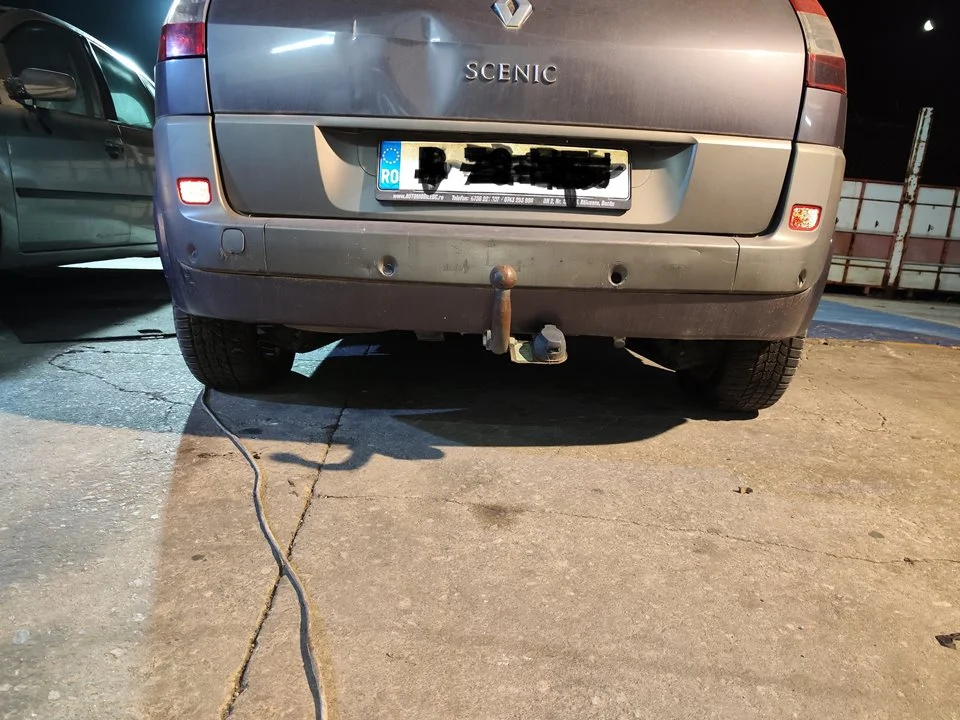Foto de REFUERZO PARAGOLPES TRASERO RENAULT SCENIC II (JM) 1.9 dCi Diesel (120 CV / 88 KW) referencia 8200207714
